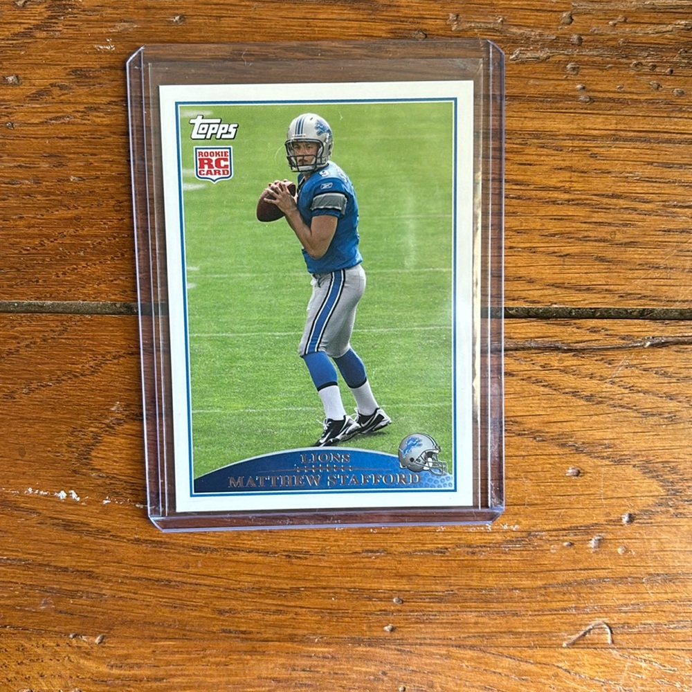 Matthew Stafford two hands on ball 2009 Topps Rookie Card #430